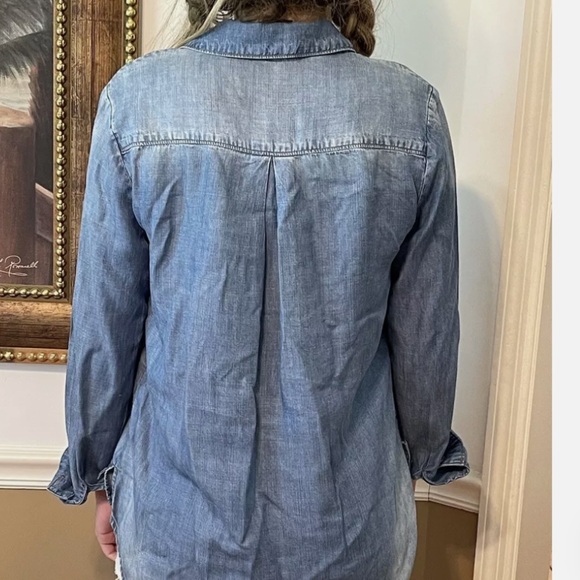 Anthropologie Cloth & Stone Chambray Top. - Picture 5 of 11
